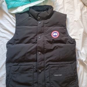 Canada Goose Sleeveless jacket